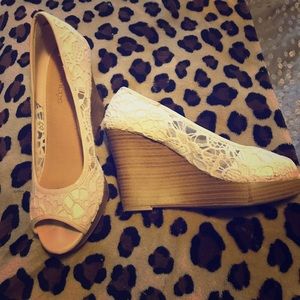 Maurice lace wedges
